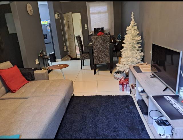 1 BEDROOM APARTMENT FOR SALE IN UMHLANGA CENTRAL